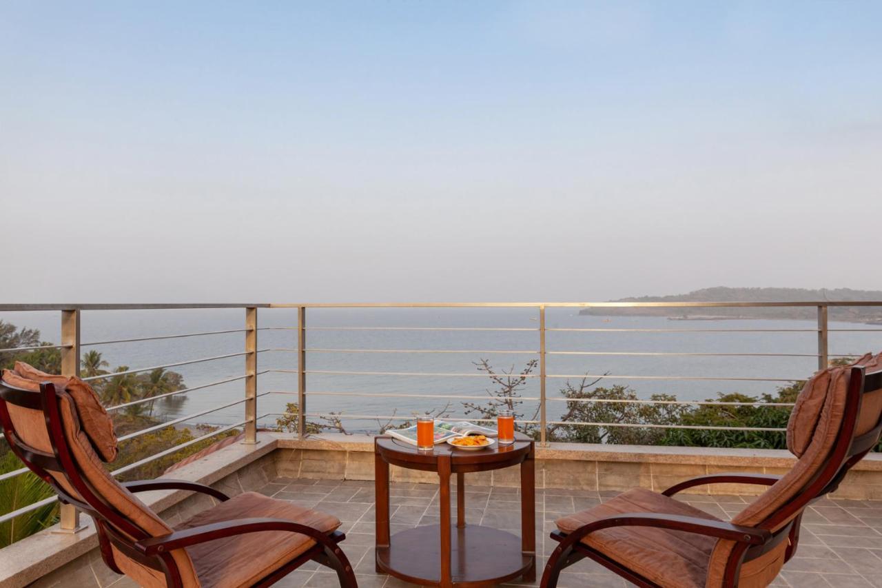 The Blue Horizon By Stayvista - Featuring A Beach-View Villa With A Swimming Pool, Indoor Games, And A Relaxing Balcony Alibag Luaran gambar